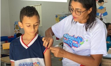 Campanha de Vacinação na Escola, atende nesta Terça - Feira 16\04 a Unidade Escolar  Felipe José da Silva, Povoado Formosa.