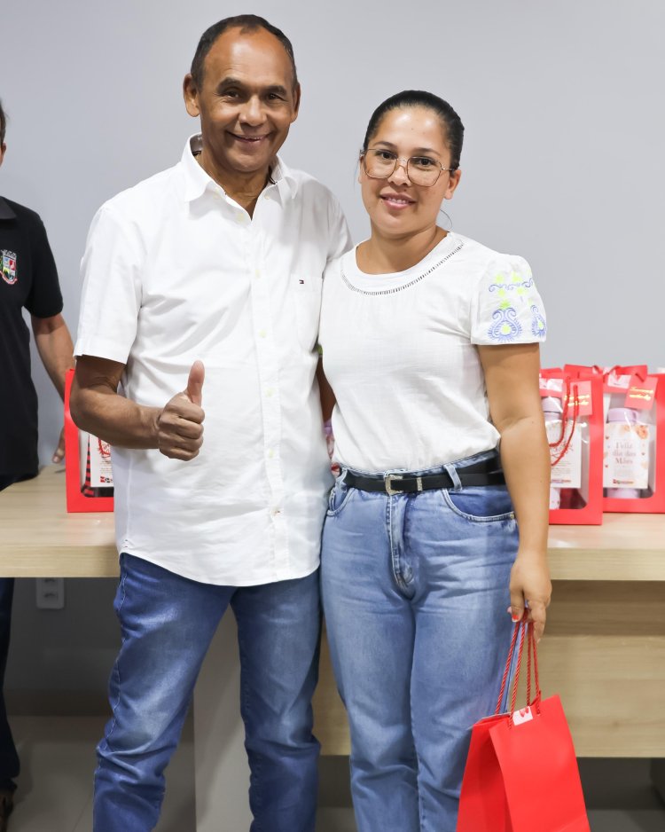 Homenagem Especial pelo Dia das Mães às Colaboradoras