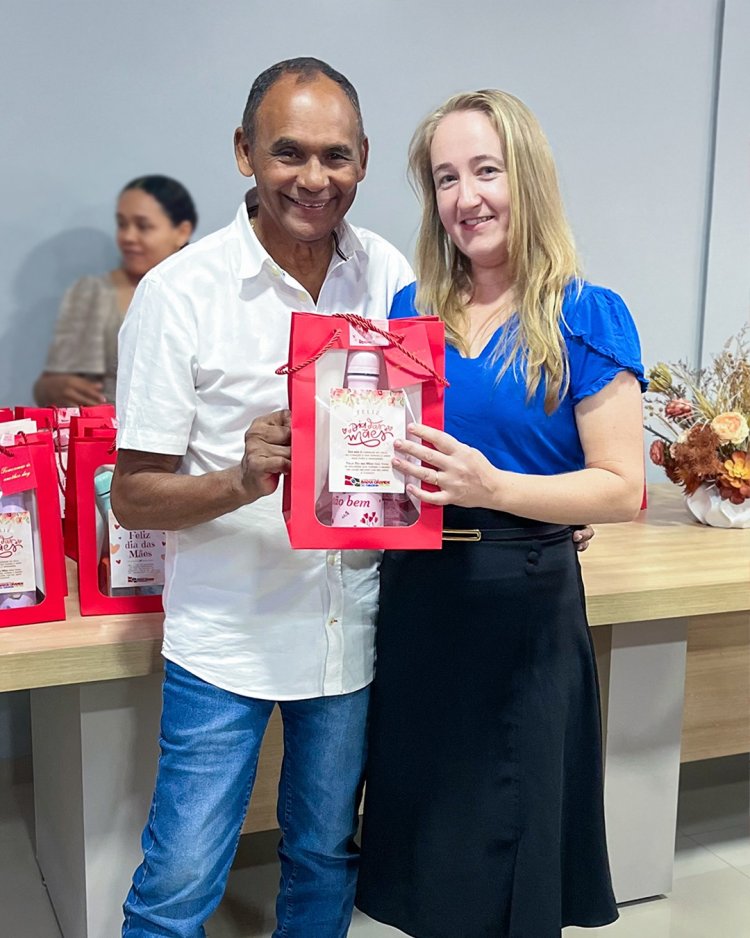 Homenagem Especial pelo Dia das Mães às Colaboradoras