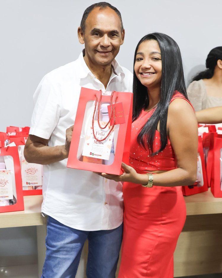 Homenagem Especial pelo Dia das Mães às Colaboradoras