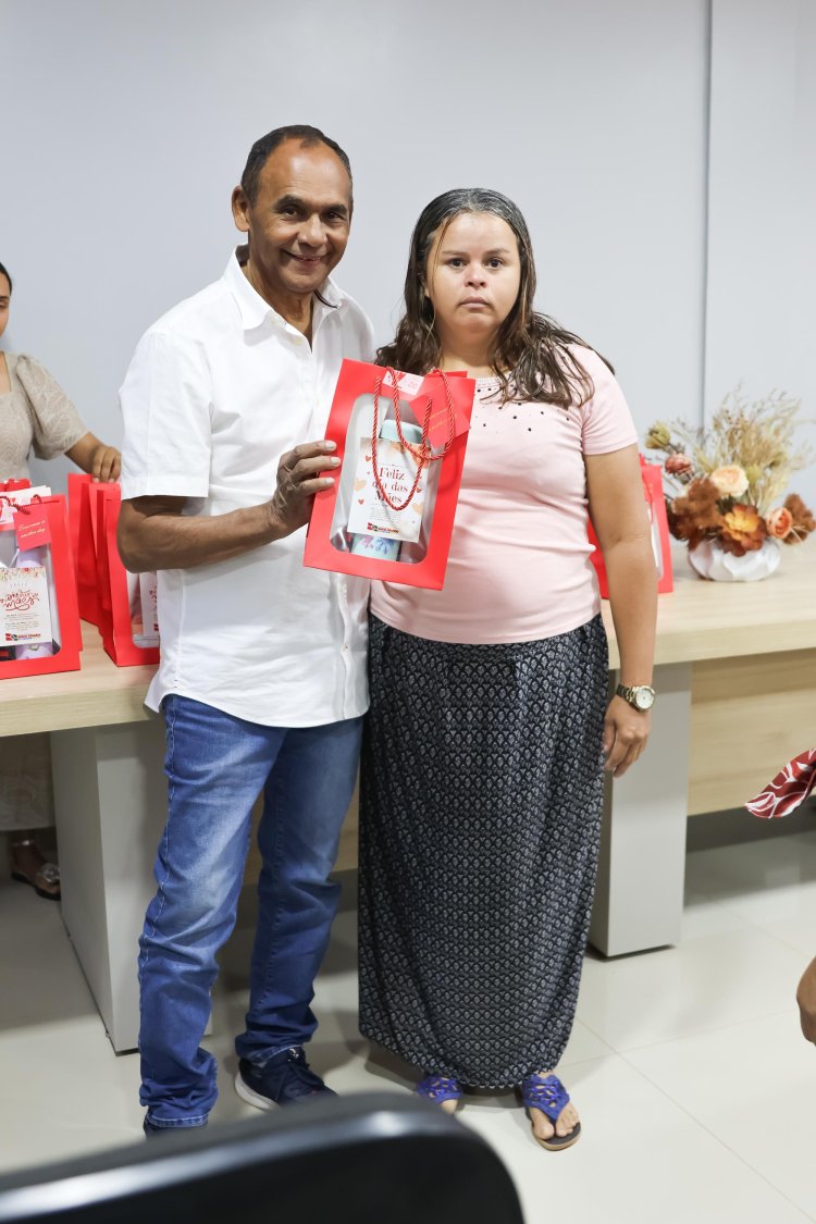 Homenagem Especial pelo Dia das Mães às Colaboradoras